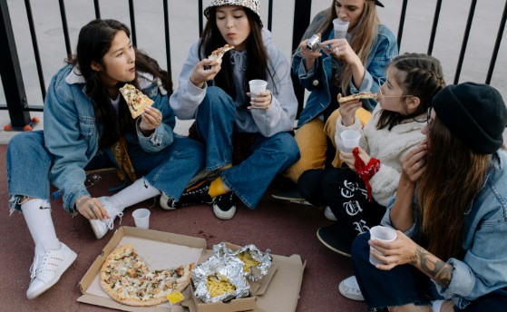 How Elk Grove Locals Celebrate with Pizza Catering